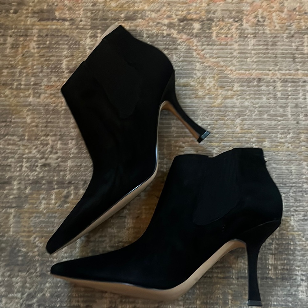 Nine West suede heels size 9.5, NWT